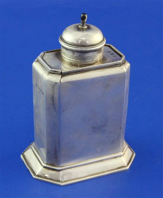 A 1930s early 18th century design Brittania standard silver tea caddy, by William Comyns & Sons Ltd, 6 oz.